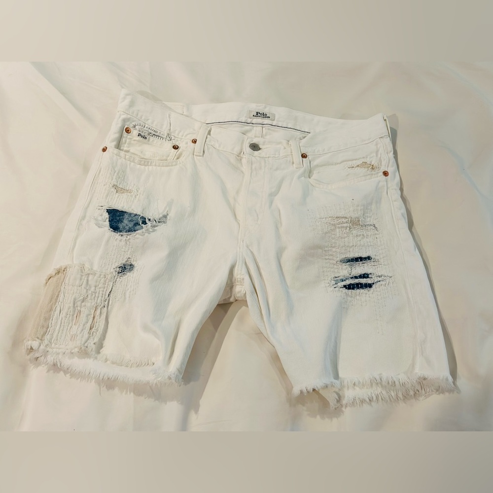 Size 34 Ralph Lauren Polo shorts. Slim Sullivan Fit, stitching & sewing details